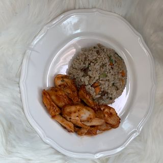 굽네몰 [굽네] 소스가 맛있는 닭가슴살 슬라이스 4종 — 4.5점을 준 리뷰어가 2021년 5월 올린 사용 사진