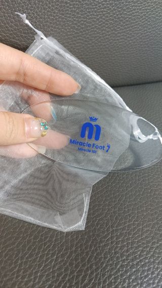 미라클풋 유리발각질제거기 물없이 쓱싹쓱싹 몇번만에 발각질 완벽제거 — 5점을 준 리뷰어가 2021년 9월 올린 사용 사진