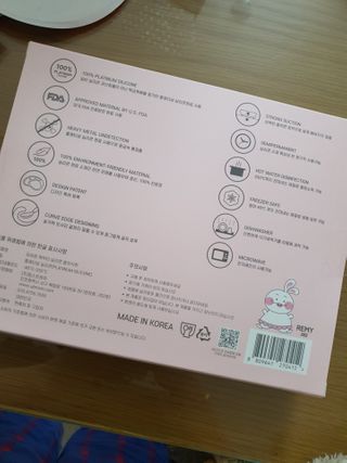 유비맘 캐릭터 실리콘 흡착 식판_색상 랜덤발송 — 5점을 준 리뷰어가 2021년 2월 올린 사용 사진