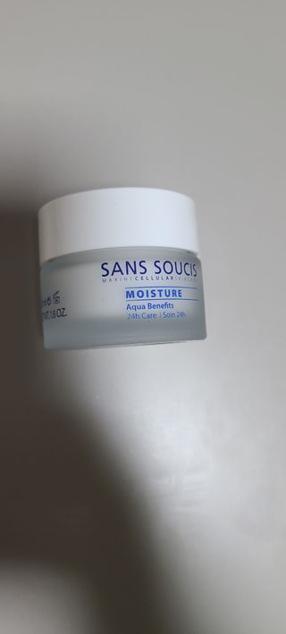 산수시 아쿠아 베네핏 24h 수부지 물광 속건조 수분크림 50ml — 5점을 준 리뷰어가 2021년 8월 올린 사용 사진
