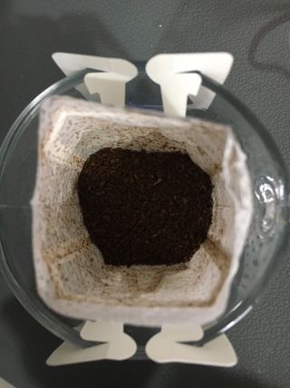 도이퉁 드립백 커피 60g 다크로스트 미디움로스트 — 5점을 준 리뷰어가 2021년 3월 올린 사용 사진