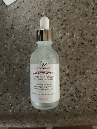 오투에니원 갈락토미세스 리바이탈라이징 프리미엄 화이트닝 에센스 50ml — 5점을 준 리뷰어가 2022년 12월 올린 사용 사진