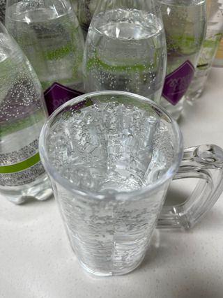 몽베스트 Montbest with Sparkling water 플레인/라임/레몬 20병(랜덤) — 5점을 준 리뷰어가 2024년 5월 올린 사용 사진