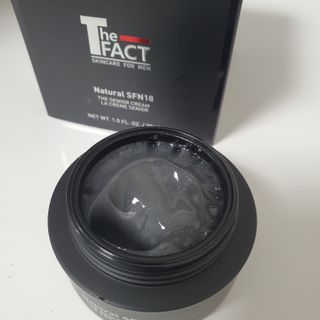 The Fact 더 팩트 내추럴 에스에프엔 에이틴 시니어 크림 — 5점을 준 리뷰어가 2021년 3월 올린 사용 사진