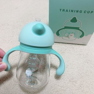 유비맘 트라이탄 코니빨대컵_컬러 랜덤 발송 — 5점을 준 리뷰어가 2020년 12월 올린 사용 사진