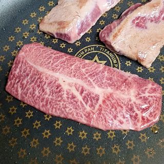 화룽 프리미엄 소고기 와규 mb9고마블 눈꽃살+부채살+등심 선물세트 — 5점을 준 리뷰어가 2022년 5월 올린 사용 사진