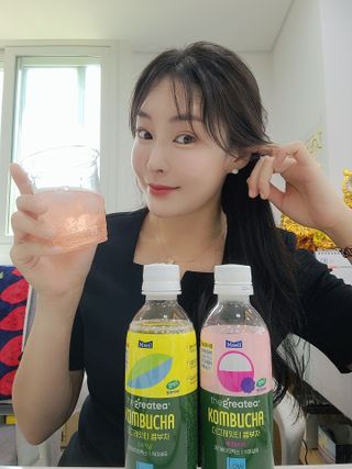 더그레잇티 콤부차 [매일유업] 더그레잇티 44kcal 콤부차 300ml *12개입 (오리지널 6개+베리리치 6개) — 5점을 준 리뷰어가 2023년 7월 올린 사용 사진