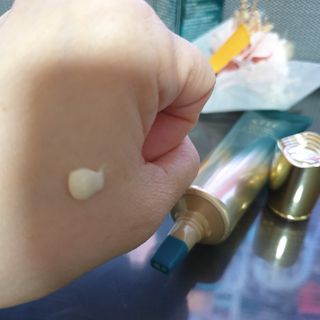 [NEW 탄력유턴 아이크림] AHC 유스 래스팅 리얼 아이크림 포 페이스 — 5점을 준 리뷰어가 2021년 3월 올린 사용 사진