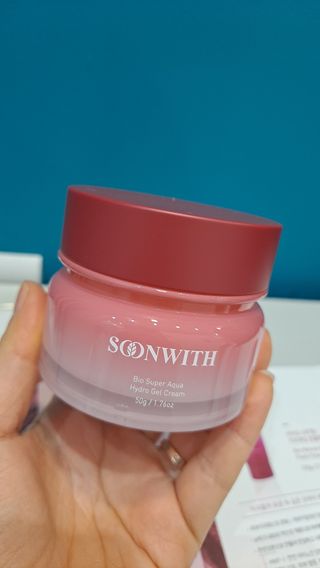SOONWITH 바이오 수퍼 아쿠아 하이드로 젤 크림 — 5점을 준 리뷰어가 2021년 4월 올린 사용 사진