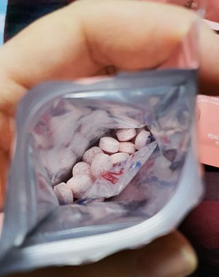 입 냄새 완화에 도움을 주는 에티켓 캔디 복숭아맛 앳캔디 — 5점을 준 리뷰어가 2021년 1월 올린 사용 사진