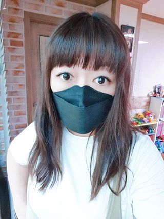 에버그린 순면 끈조절 KF80 마스크 - 화이트/블랙 컬러 대형 - 10매 — 5점을 준 리뷰어가 2021년 6월 올린 사용 사진