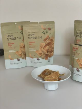 모던하우스 오픈에 구워 바삭한 국내산 닭가슴살 스낵 — 5점을 준 리뷰어가 2022년 10월 올린 사용 사진
