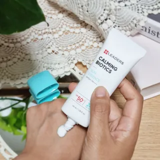 리더스코스메틱 리더스 카밍 바이오틱스 선 에센스 SPF 50+ PA++++ — 5점을 준 리뷰어가 2022년 6월 올린 사용 사진