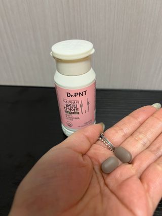 닥터피엔티 [Dr.PNT] 하루 2알로 건강한 다이어트! 한겨울에도 체지방만 쏙~ 슬림핏 다이어트 — 5점을 준 리뷰어가 2023년 2월 올린 사용 사진