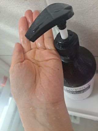 프로방스 프렌치 라벤더 샴푸 1,000ml — 5점을 준 리뷰어가 2021년 5월 올린 사용 사진