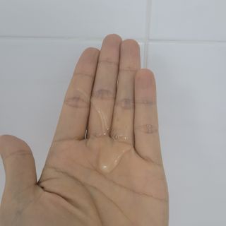 라로지크 X4 스케일링 퍼퓸 샴푸 1,000mℓ — 4점을 준 리뷰어가 2021년 12월 올린 사용 사진