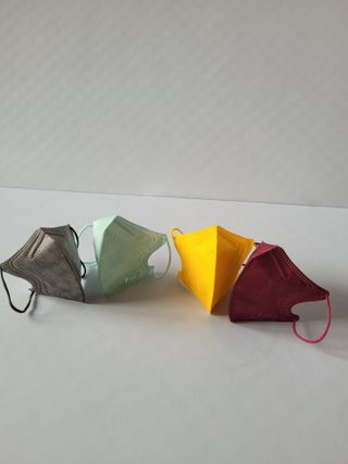 [블루 본 아이노우] 유아용 컬러마스크 40 PCS SET 2중 택 1 — 5점을 준 리뷰어가 2021년 4월 올린 사용 사진