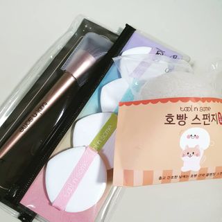 [툴앤썸] 메이크업 브러시로 바르고 호빵 스펀지로 클렌징하는 A-Z 뷰티툴 5종 — 5점을 준 리뷰어가 2021년 1월 올린 사용 사진