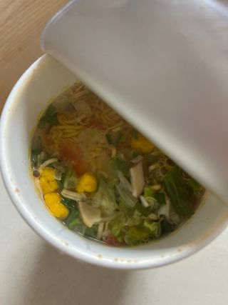 NISSIN 닛신 컵누들  4종 - 씨푸드오리지날, 씨푸드 스파이시, 씨푸드 커리, 씨푸드 XO소스 — 4.5점을 준 리뷰어가 2022년 2월 올린 사용 사진