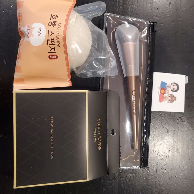 툴앤썸 로즈골드 에디션 치크or쉐딩 브러시+밀키 내추럴 스펀지+호빵 곤약 스펀지 리뷰 사진