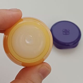 틱톡 [후르디아] 튼입술해결템 올리브영 블루베리 하이드레이팅 허니 립밤 — 5점을 준 리뷰어가 2024년 2월 올린 사용 사진