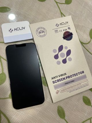 아클리브 Eco 항균 항바이러스 액정 보호필름(iPhone) — 5점을 준 리뷰어가 2022년 7월 올린 사용 사진
