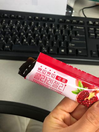 헬스업_쁘띠쁘띠석류콜라겐젤리_20g x 14포 — 5점을 준 리뷰어가 2021년 3월 올린 사용 사진