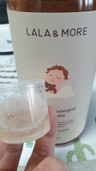 라라앤모어 유아 액체세제+세탁기클리너 — 5점을 준 리뷰어가 2022년 3월 올린 사용 사진