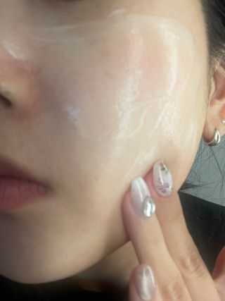 산다화 비타민C 화이트닝 크림 — 5점을 준 리뷰어가 2023년 10월 올린 사용 사진
