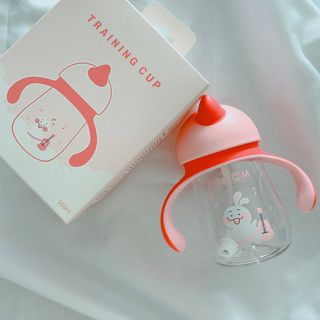 유비맘 트라이탄 코니빨대컵_컬러 랜덤 발송 — 3점을 준 리뷰어가 2021년 3월 올린 사용 사진