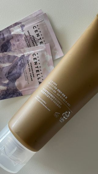 스킨1004 [SKIN1004] 마다가스카르 센텔라 앰플 폼 125ml — 5점을 준 리뷰어가 2024년 8월 올린 사용 사진