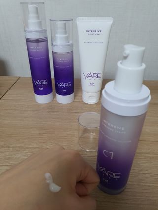 바르셀 수분로션 수분크림 보습 탄력 주름개선 인텐시브 리포좀 크림 C1 50ml — 5점을 준 리뷰어가 2021년 11월 올린 사용 사진