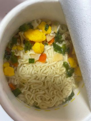 NISSIN 닛신 컵누들  4종 - 씨푸드오리지날, 씨푸드 스파이시, 씨푸드 커리, 씨푸드 XO소스 — 5점을 준 리뷰어가 2022년 12월 올린 사용 사진
