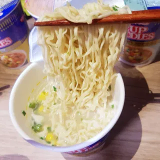NISSIN 닛신 컵누들  4종 - 씨푸드오리지날, 씨푸드 스파이시, 씨푸드 커리, 씨푸드 XO소스 — 5점을 준 리뷰어가 2022년 4월 올린 사용 사진