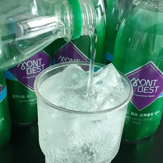 몽베스트 Montbest with Sparkling water Plain 20병 — 5점을 준 리뷰어가 2022년 7월 올린 사용 사진