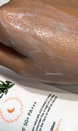 [닥터문] 프리미엄 알로에베라 선크림 500ml — 4점을 준 리뷰어가 2022년 7월 올린 사용 사진