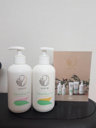 mom e 맘이 내추럴 베이비 케어 샴푸앤바스+로션 — 5점을 준 리뷰어가 2021년 1월 올린 사용 사진