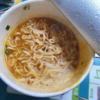 NISSIN 닛신 컵누들  4종 - 씨푸드오리지날, 씨푸드 스파이시, 씨푸드 커리, 씨푸드 XO소스 — 5점을 준 리뷰어가 2021년 12월 올린 사용 사진