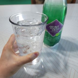 몽베스트 Montbest with Sparkling water Lime20병 — 5점을 준 리뷰어가 2022년 12월 올린 사용 사진