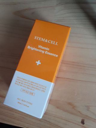 체르엠 스템앤셀 비타민 브라이트닝 에센스 30ml 1개 — 5점을 준 리뷰어가 2021년 10월 올린 사용 사진