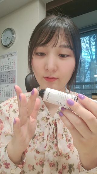 멈칫(MUMCHIT) 넥퍼퓸 NECKPERFUME 2가지 향 — 5점을 준 리뷰어가 2021년 11월 올린 사용 사진