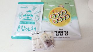 해풀잎 누구나 김밥*1ea [(혼합야채 35g *1ea,  김밥김 (5g, 5ea),  양념간장 (6g, 5ea), 참기름(5g, 2ea)] — 5점을 준 리뷰어가 2022년 7월 올린 사용 사진