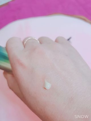 [NEW 탄력유턴 아이크림] AHC 유스 래스팅 리얼 아이크림 포 페이스 — 5점을 준 리뷰어가 2021년 4월 올린 사용 사진