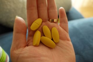 Swisse 스위스 고함량 밀크씨슬 35,000mg 60정 — 5점을 준 리뷰어가 2021년 11월 올린 사용 사진