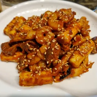 화끈한녀석들 새오똥400g 새우,오징어,똥집 볶음요리 소스,밀떡, 참기름 포함 — 3점을 준 리뷰어가 2022년 12월 올린 사용 사진