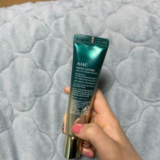 [NEW 탄력유턴 아이크림] AHC 유스 래스팅 리얼 아이크림 포 페이스 — 5점을 준 리뷰어가 2021년 4월 올린 사용 사진