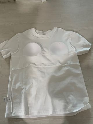 아르보노브라 아르보노 주니어 베이직 반팔 브라 티셔츠 — 4점을 준 리뷰어가 2022년 4월 올린 사용 사진