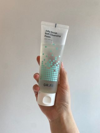 닥터에프파이브 젤리스크럽 소프트 클렌징폼 120ml — 4.5점을 준 리뷰어가 2022년 5월 올린 사용 사진