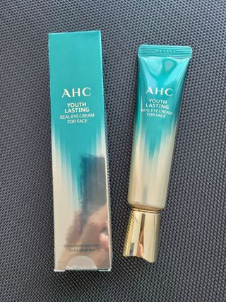 [NEW 탄력유턴 아이크림] AHC 유스 래스팅 리얼 아이크림 포 페이스 — 5점을 준 리뷰어가 2021년 4월 올린 사용 사진
