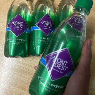 몽베스트 Montbest with Sparkling water Plain 20병 — 4.5점을 준 리뷰어가 2022년 6월 올린 사용 사진
